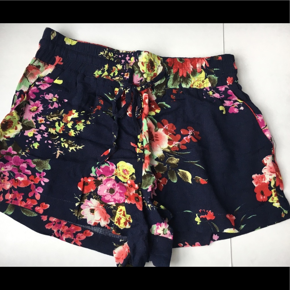 Navy flowy floral shorts